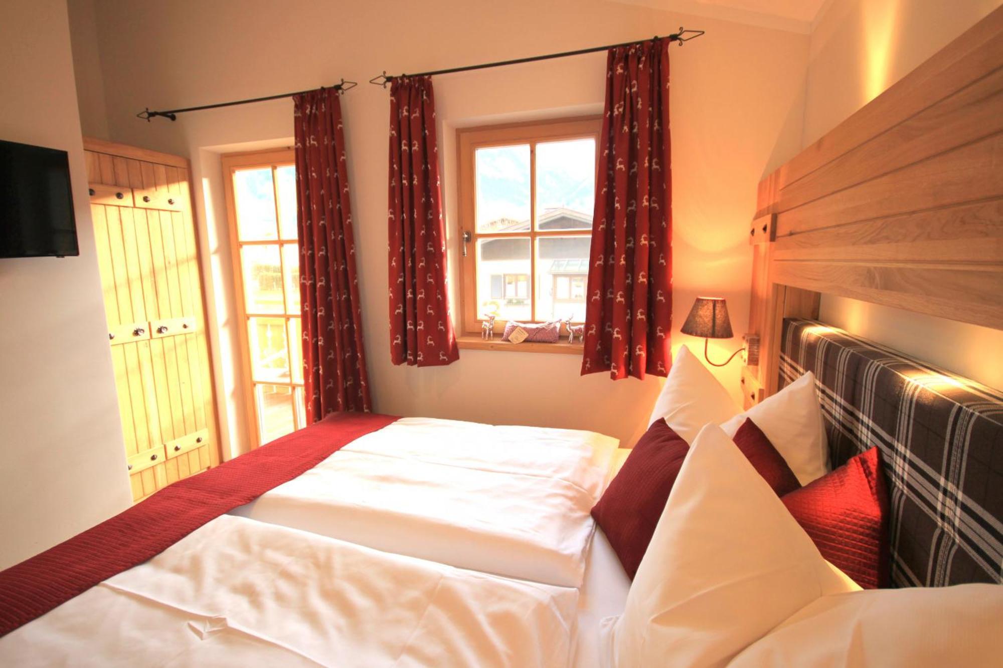 Alpen Chalets Zell Am See Нидернзил Екстериор снимка